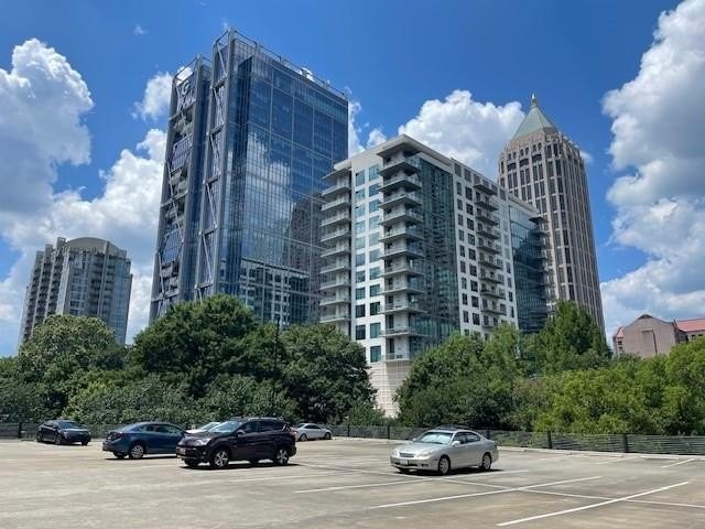 2. 1075 Peachtree Walk