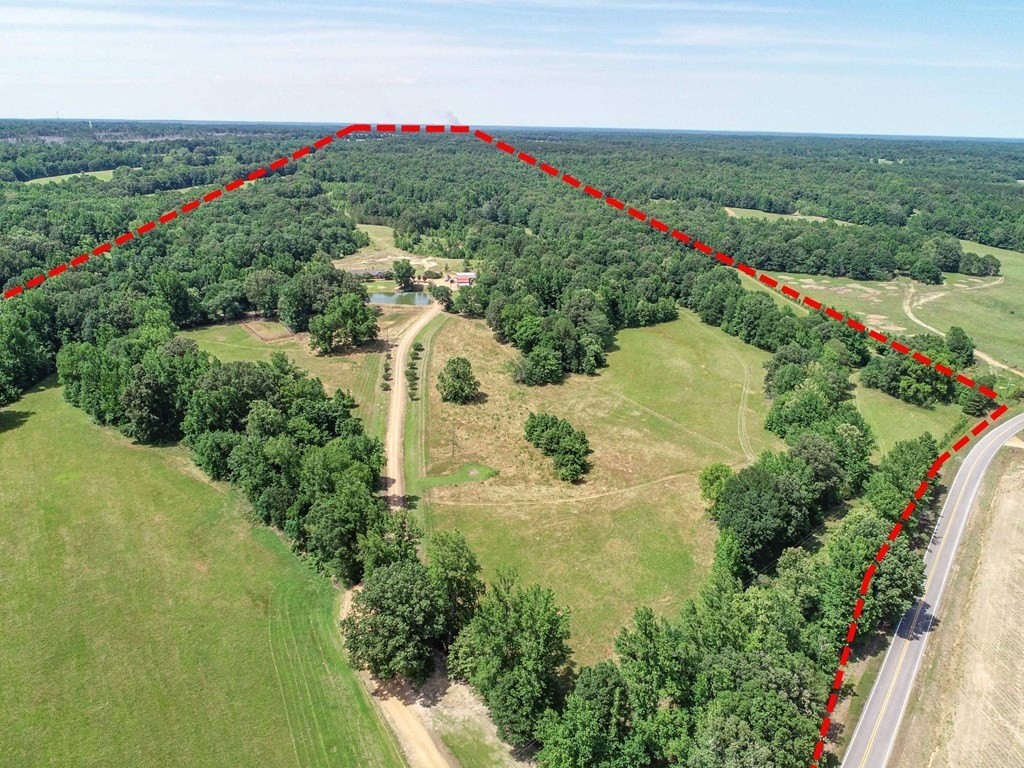 8. 3239 Mudline Road - Tallahatchie County