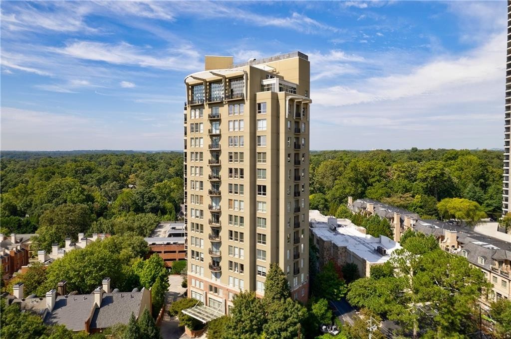 23. 2626 Peachtree Road NW