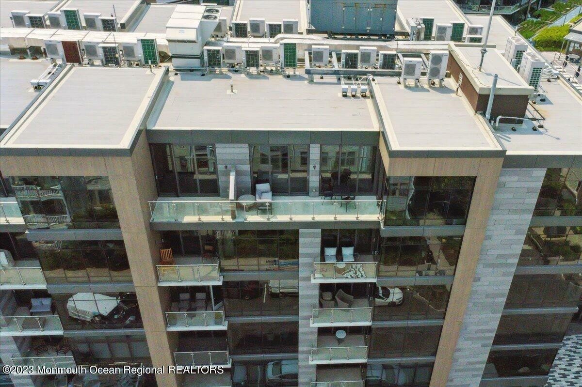2. 20 Melrose Terrace Penthouse