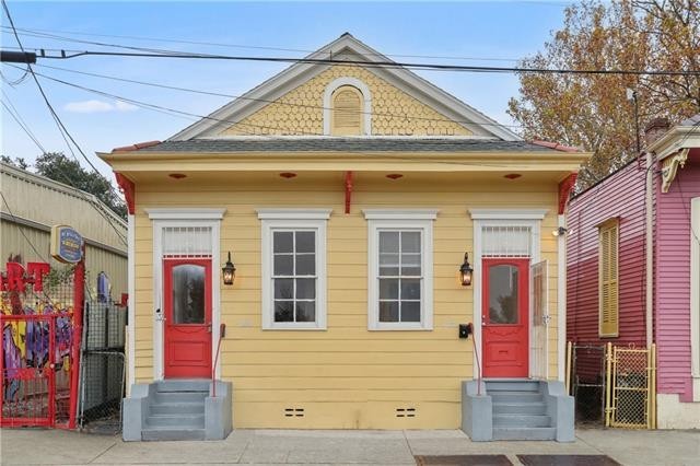 1. 3065 Chartres Street