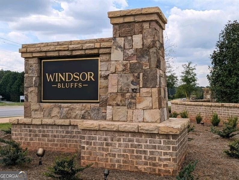 14. 2155 Windsor Bluffs Drive