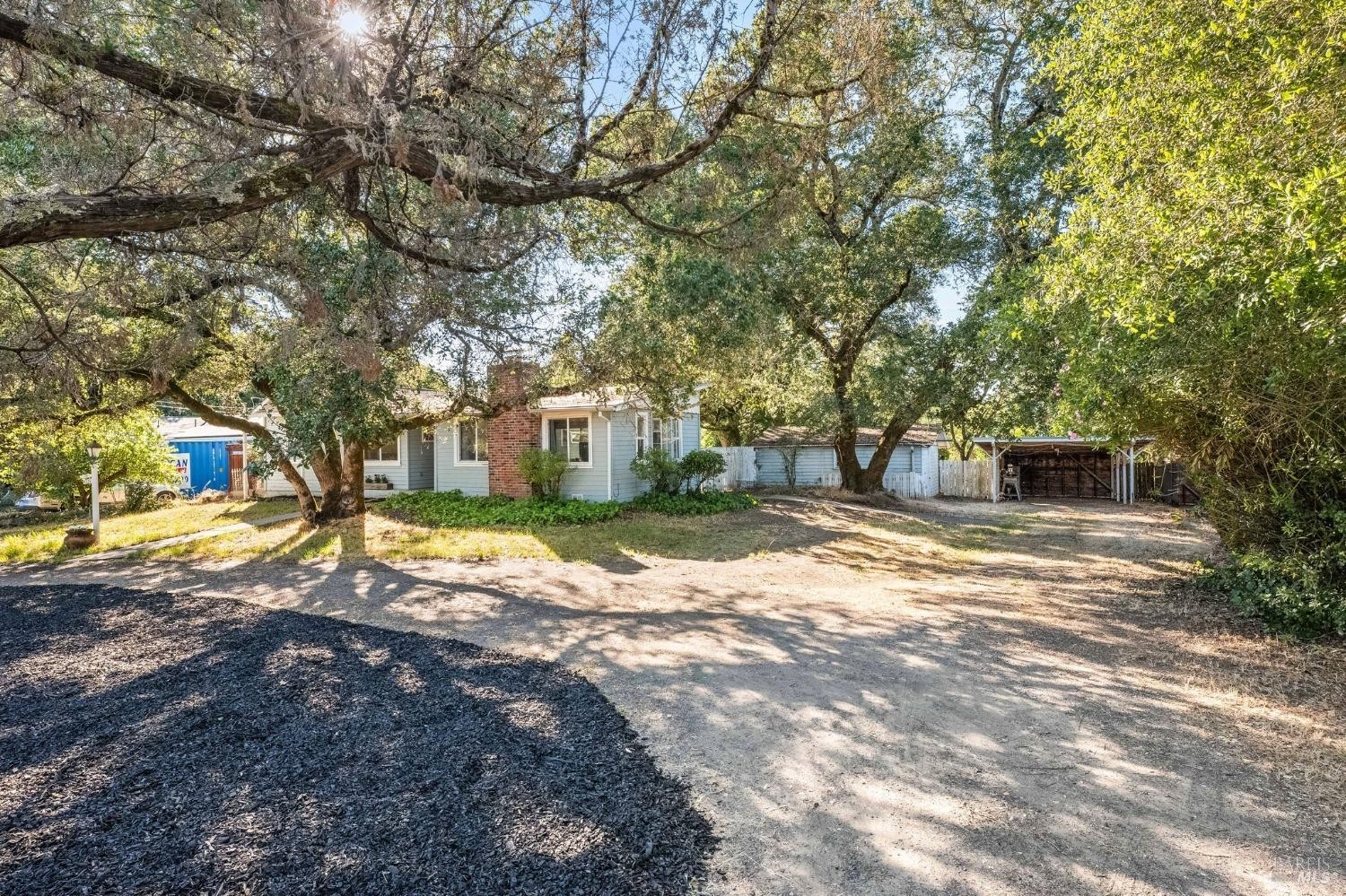 3. 4725 Bridle Trail