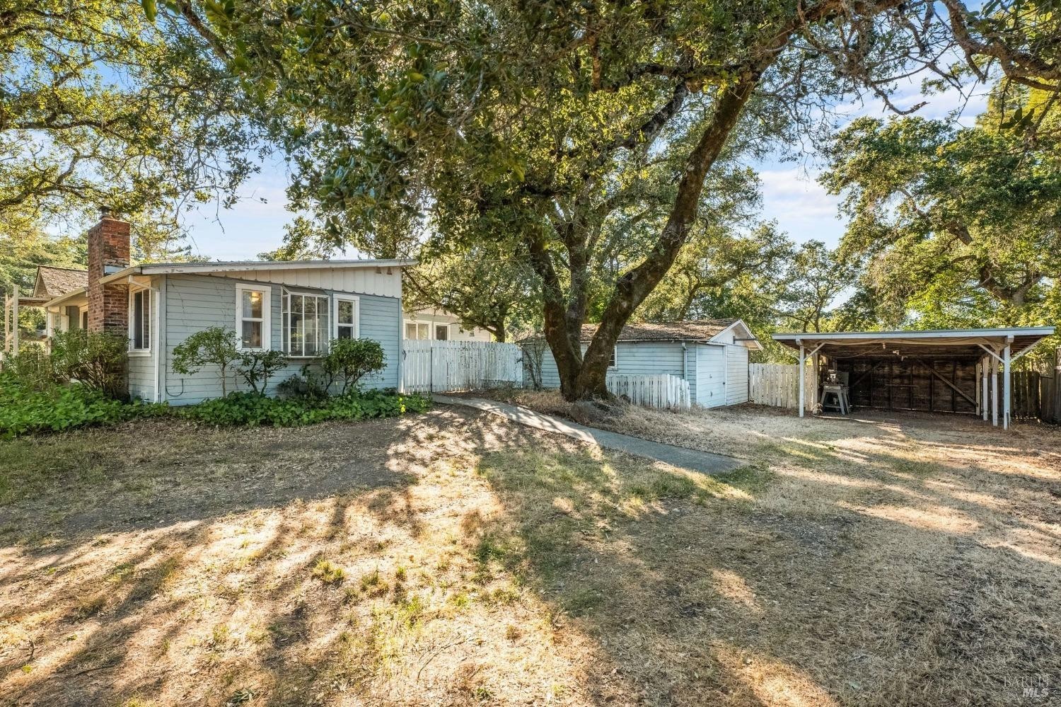 2. 4725 Bridle Trail