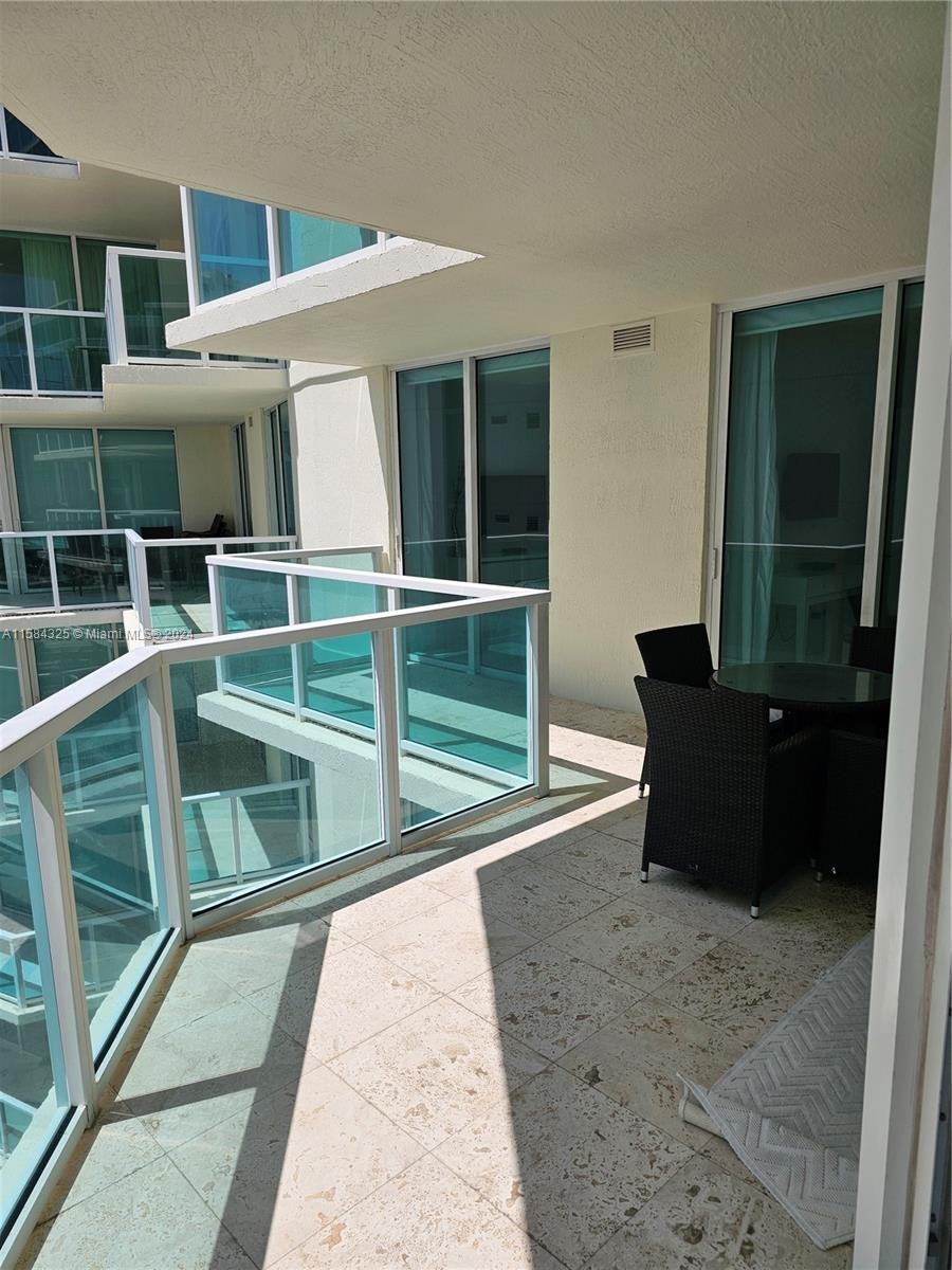 34. 150 Sunny Isles Blvd