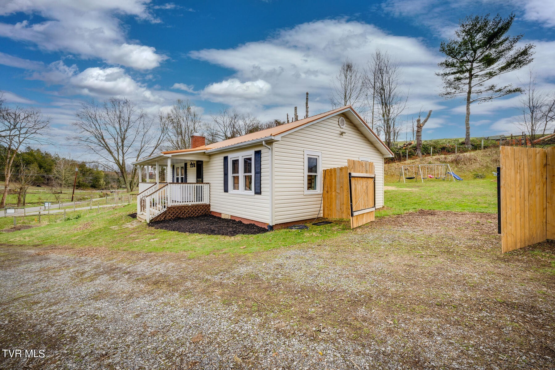 1. 374 Blackley Creek Road