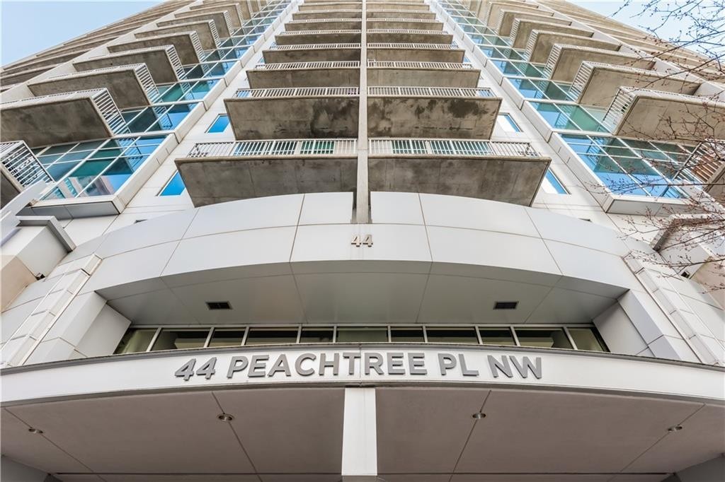 39. 44 Peachtree Place NW