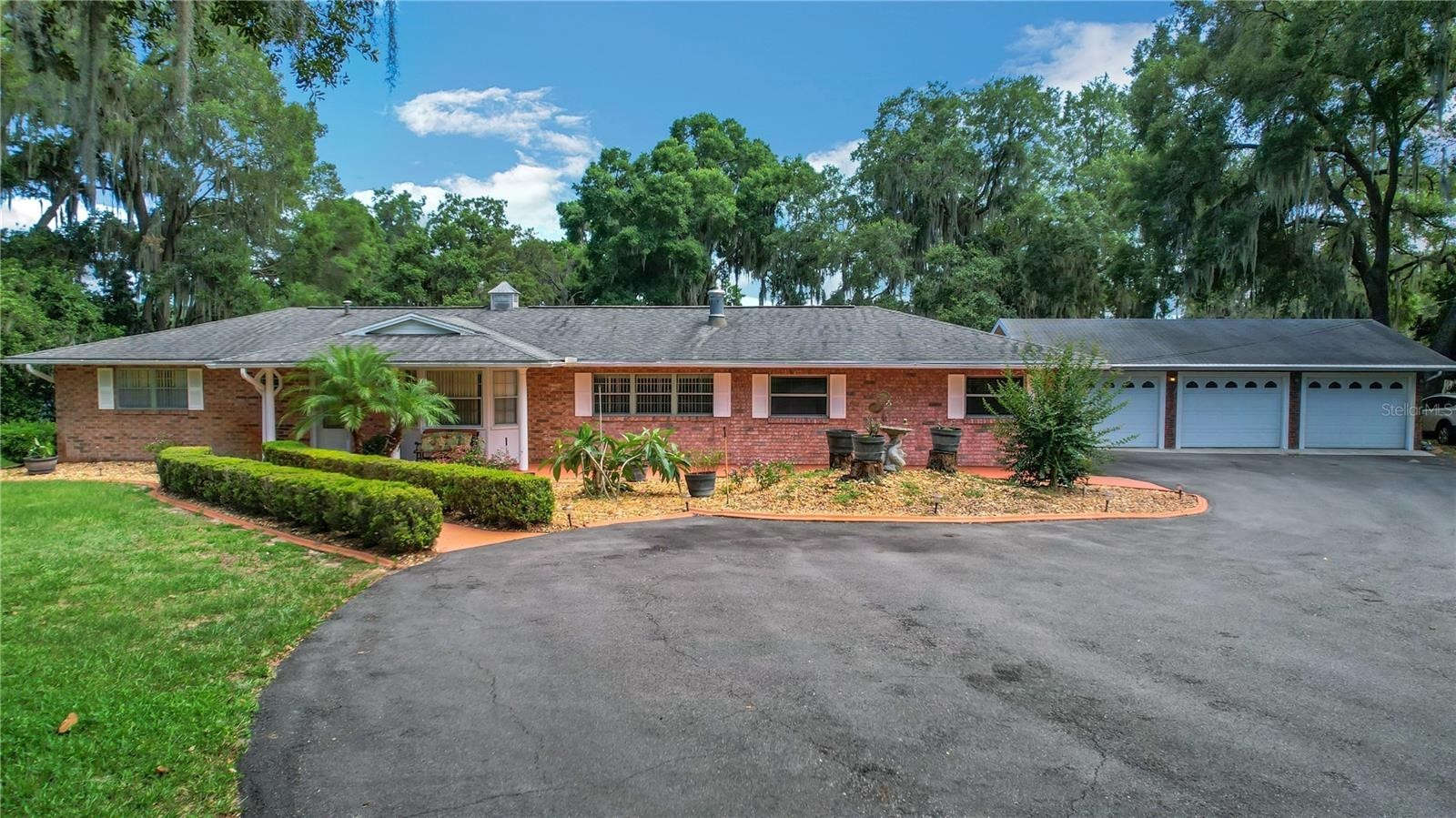 2. 2400 Lake Griffin Road