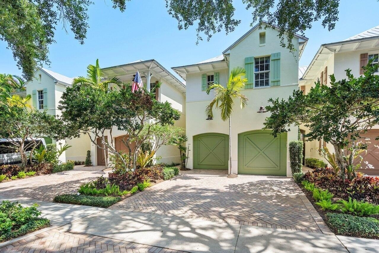 2. 248 E Boca Raton Road