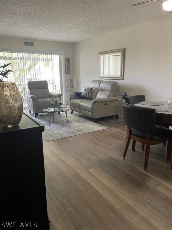 1. 423 Cape Coral Parkway W