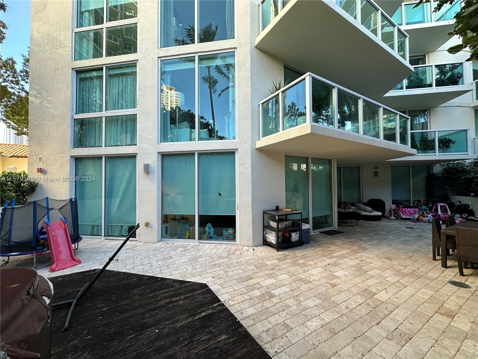 22. 200 Sunny Isles Blvd - Lanai