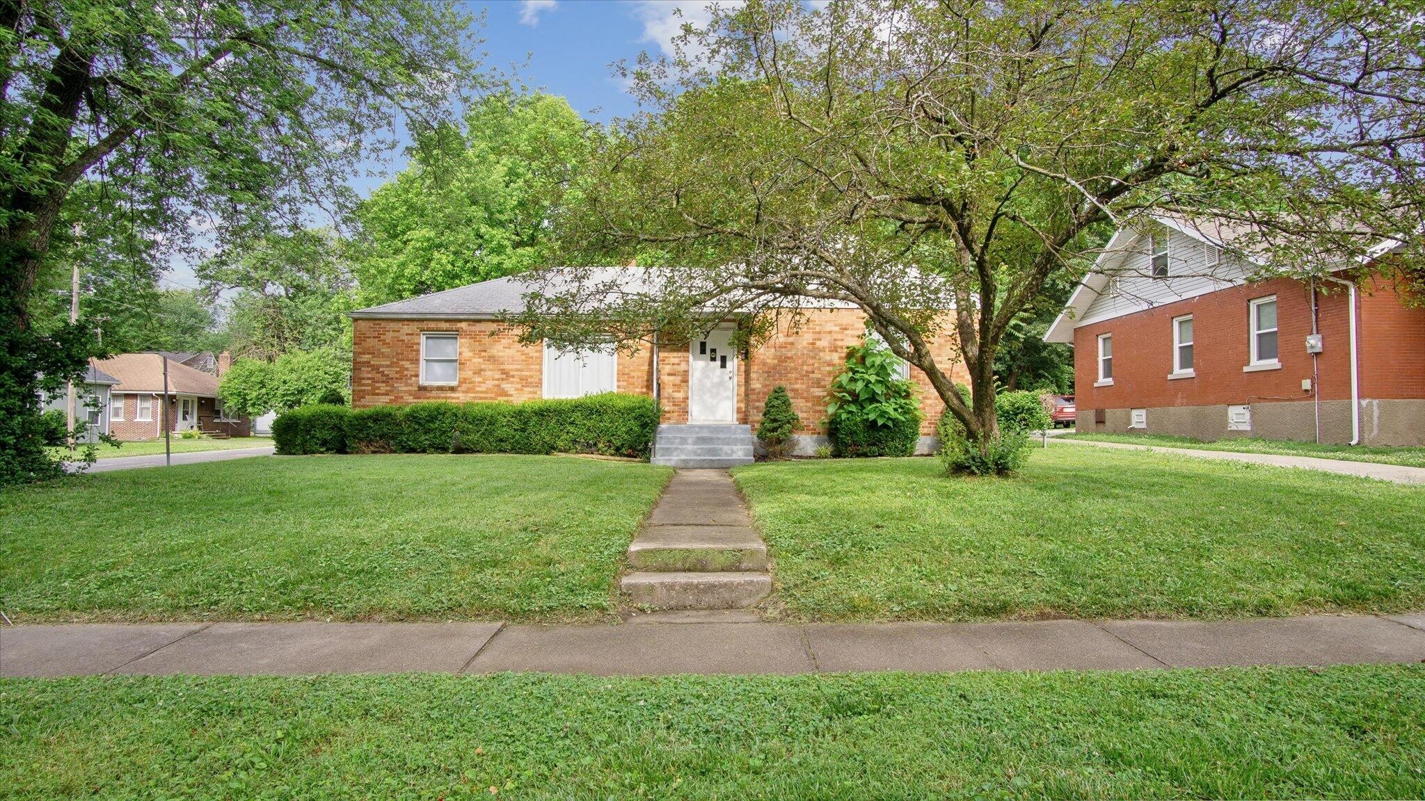 2. 637 South Kickapoo Avenue