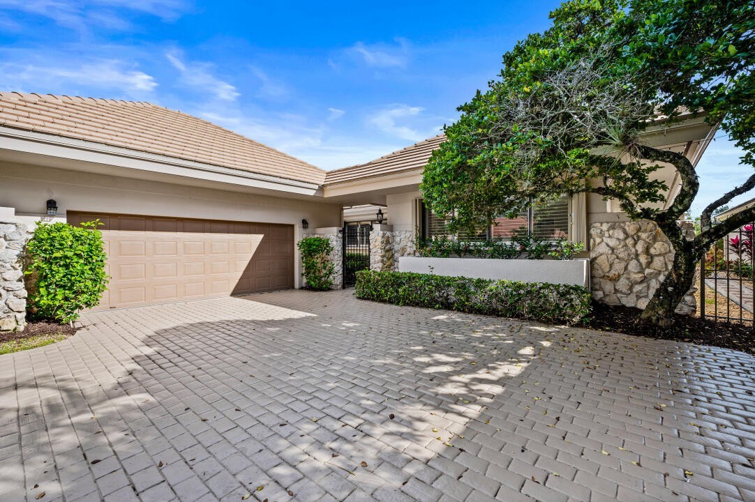 2. 1810 Gulfstream Way