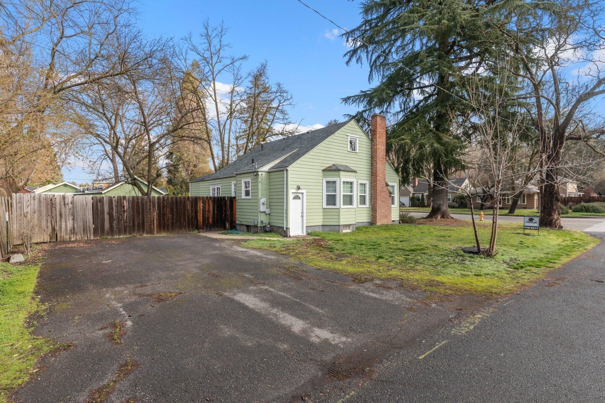 35. 136 Willamette Avenue