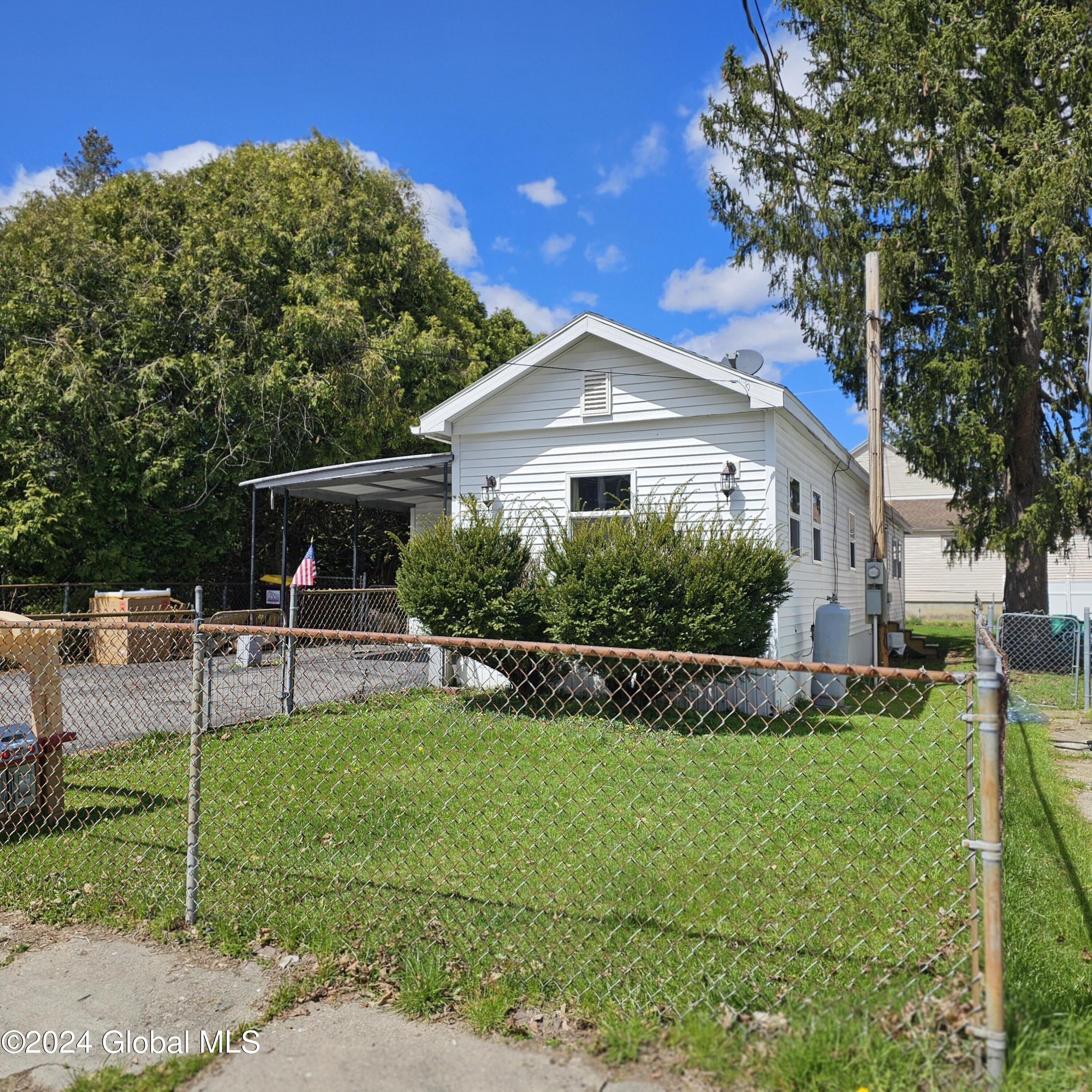 3. 28 Newman Avenue