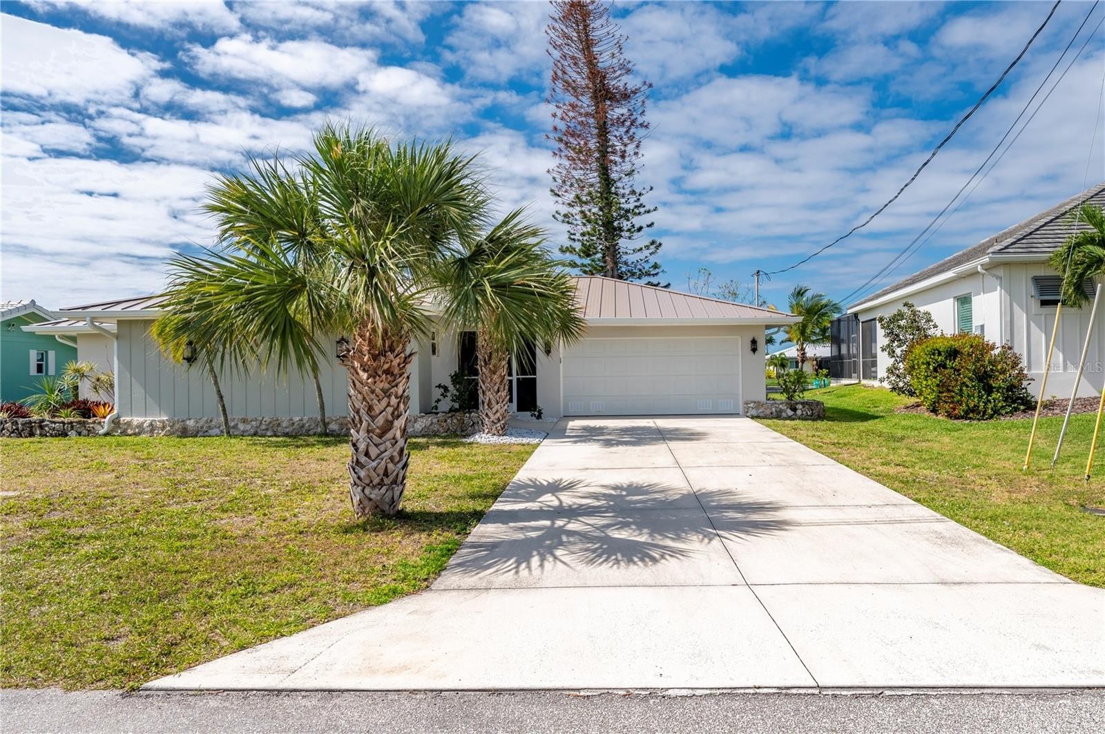 5. 385 Capri Isles Court