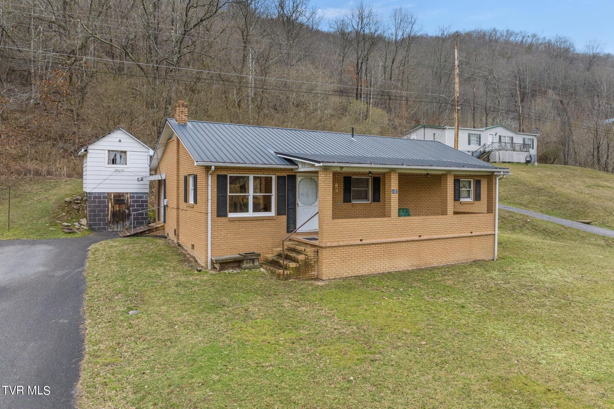 30. 3057 Saltville Highway