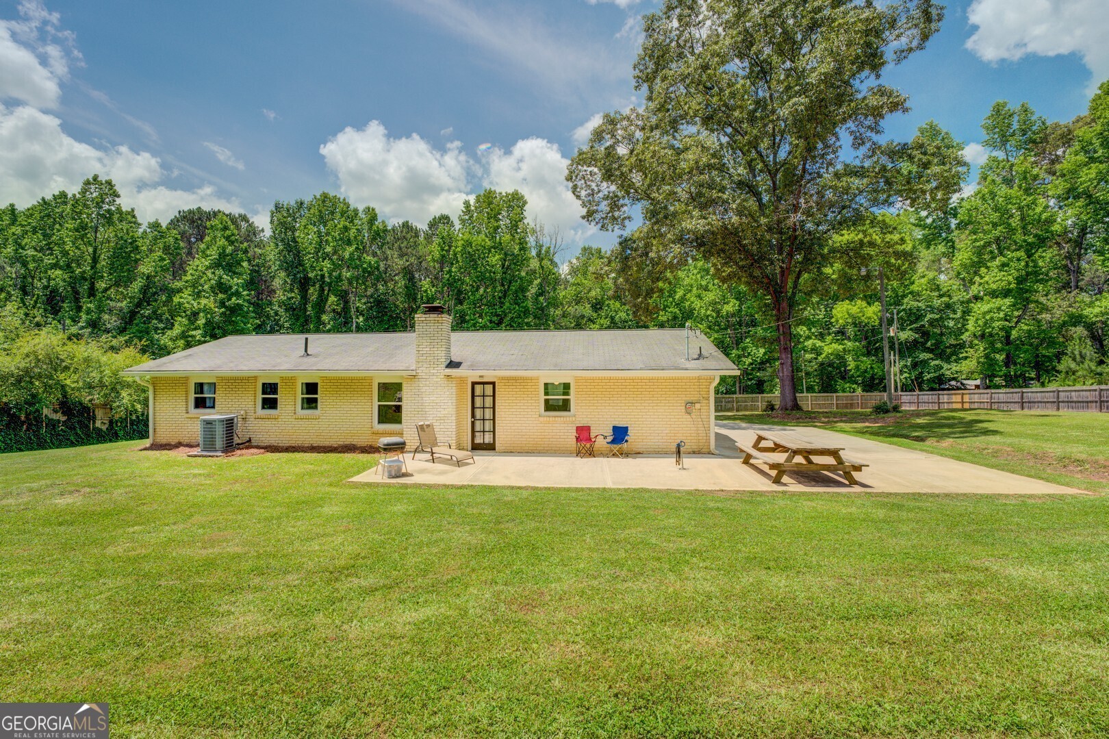 33. 760 Twin Pines Road