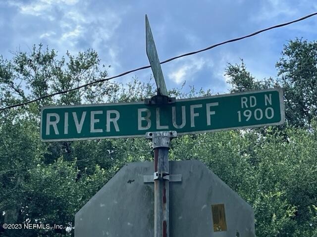 5. 1986 River Bluff Road N
