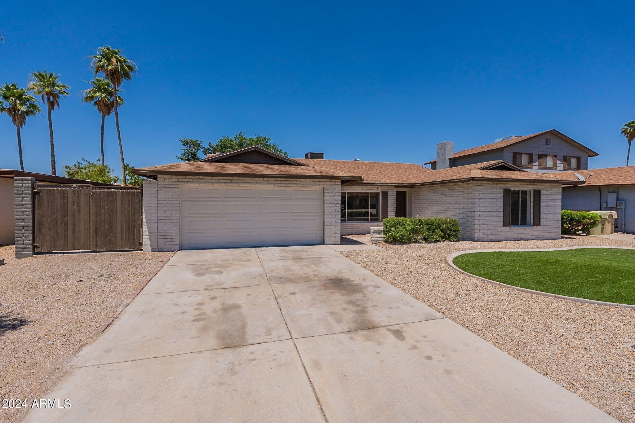 1. 5344 W Desert Cove Avenue