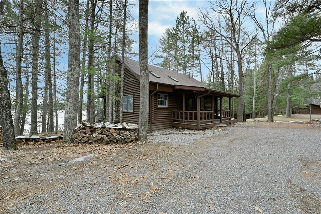 4. 45885 Tahkodah Lake Road