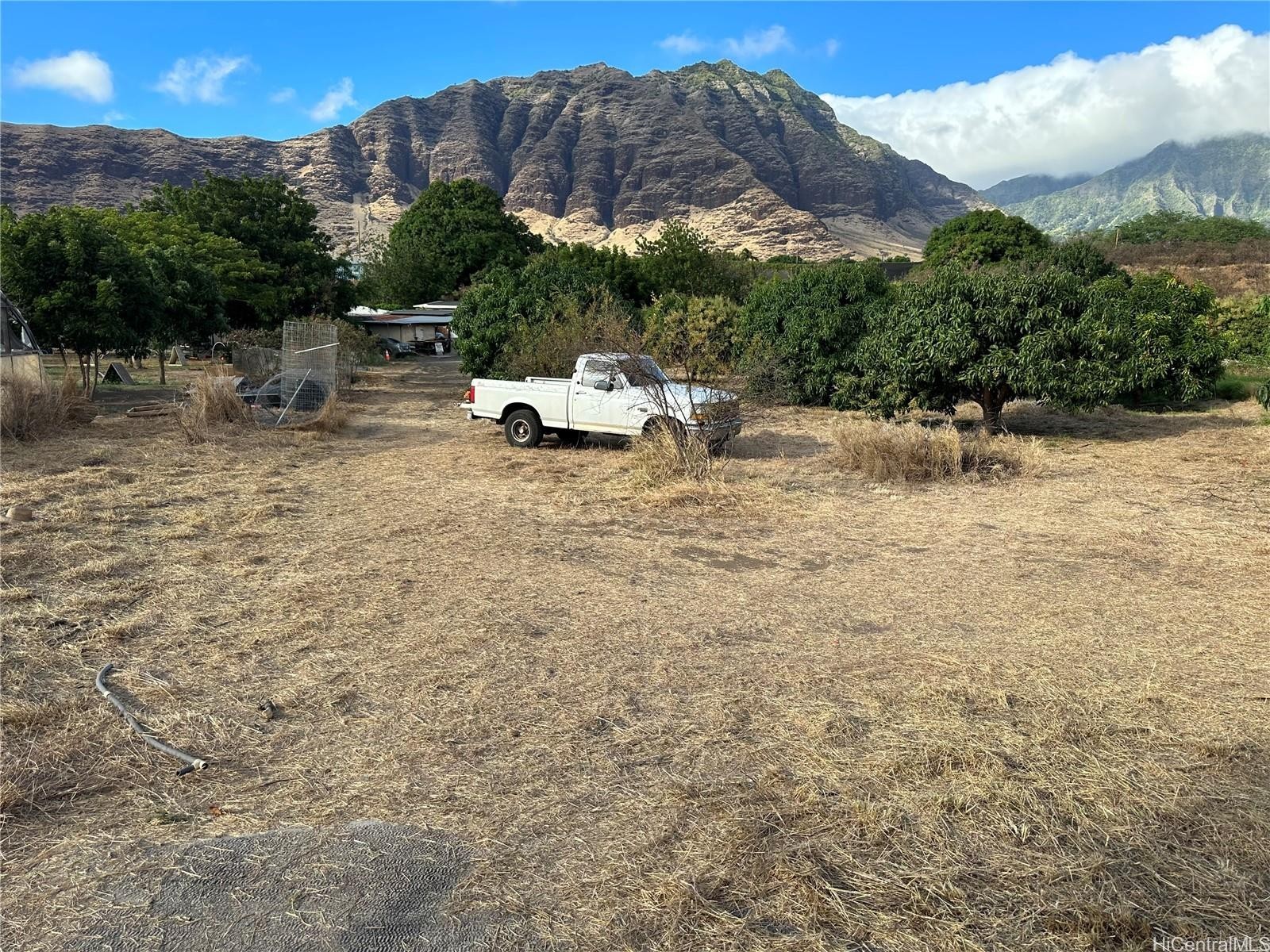 15. 85-775a Waianae Valley Road