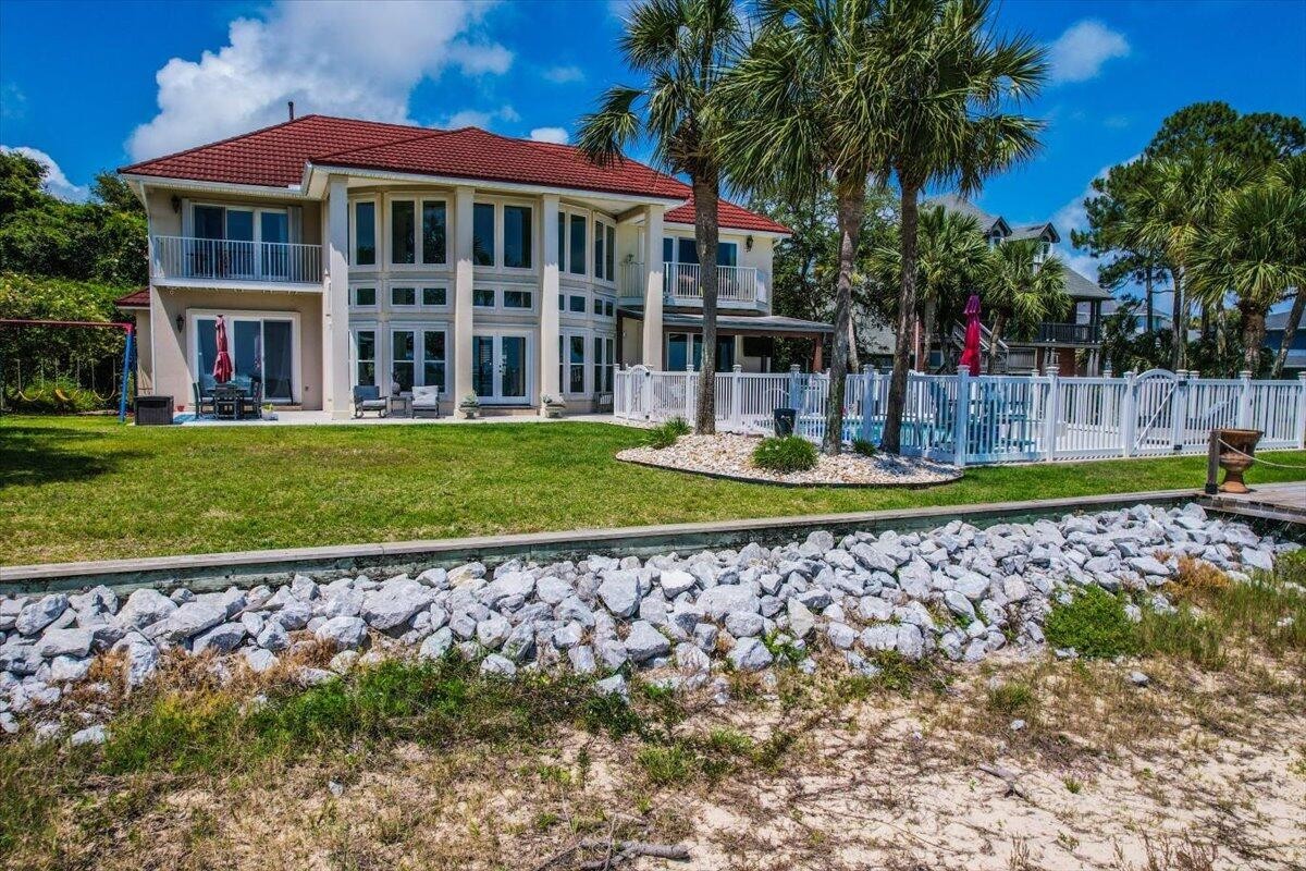 41. 709 Forest Shores Drive
