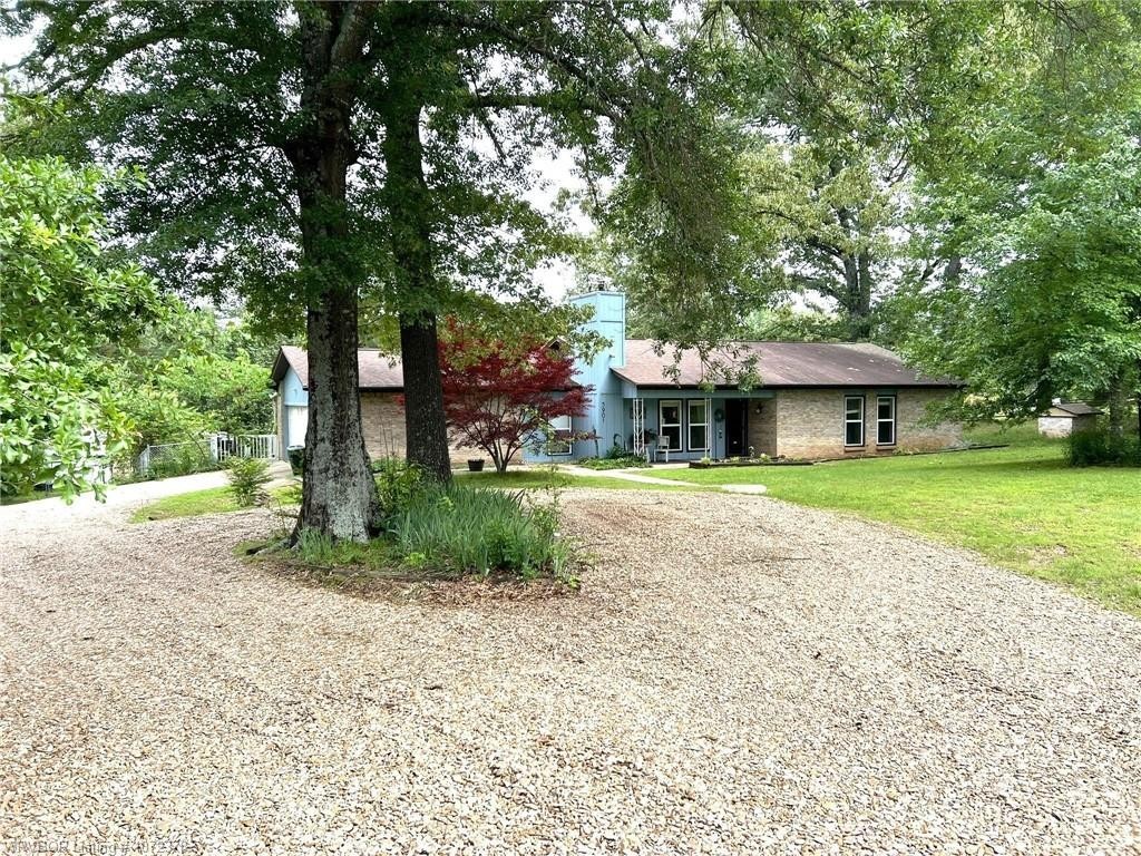 1. 5901 South Ozark Estates