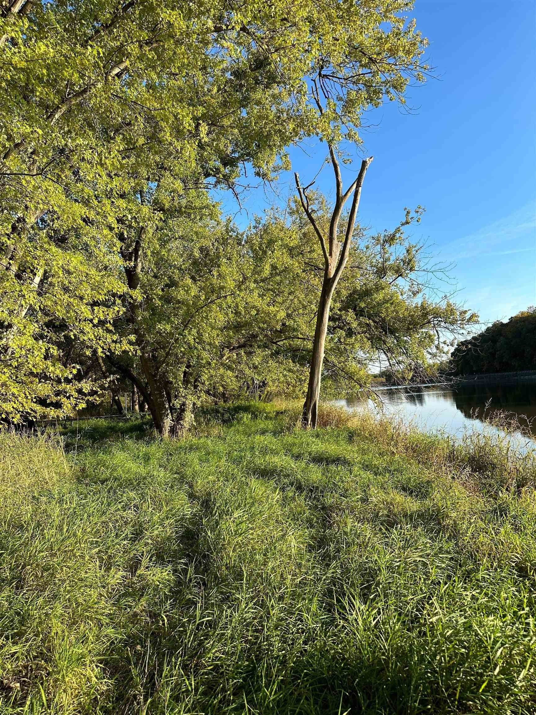 14. 00 River(106.3 Acres)