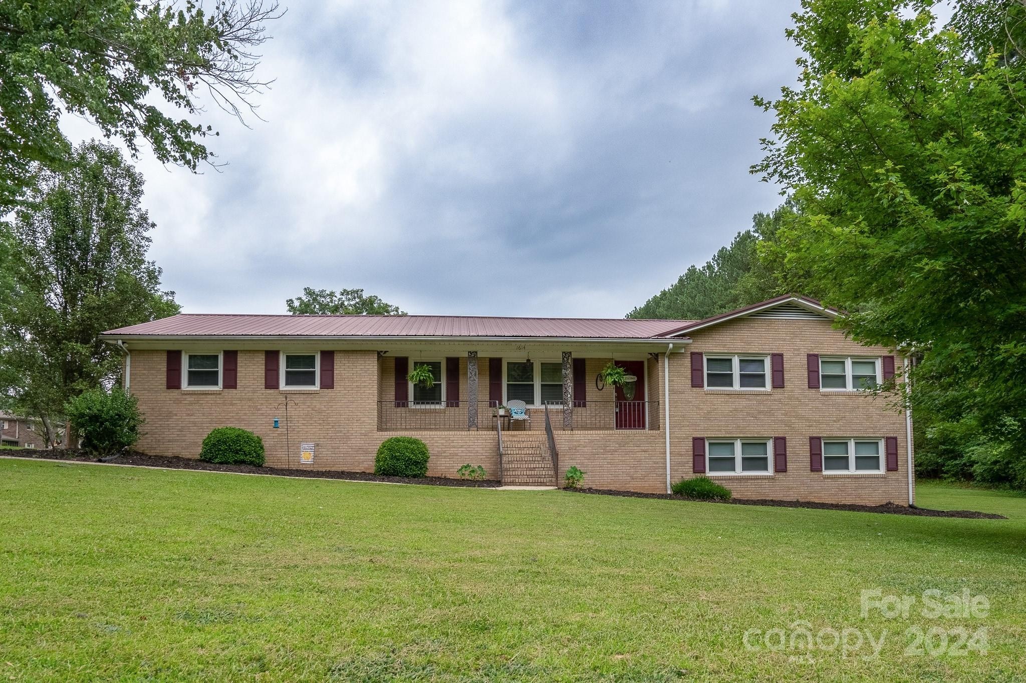 1. 1614 Mountain Creek Road