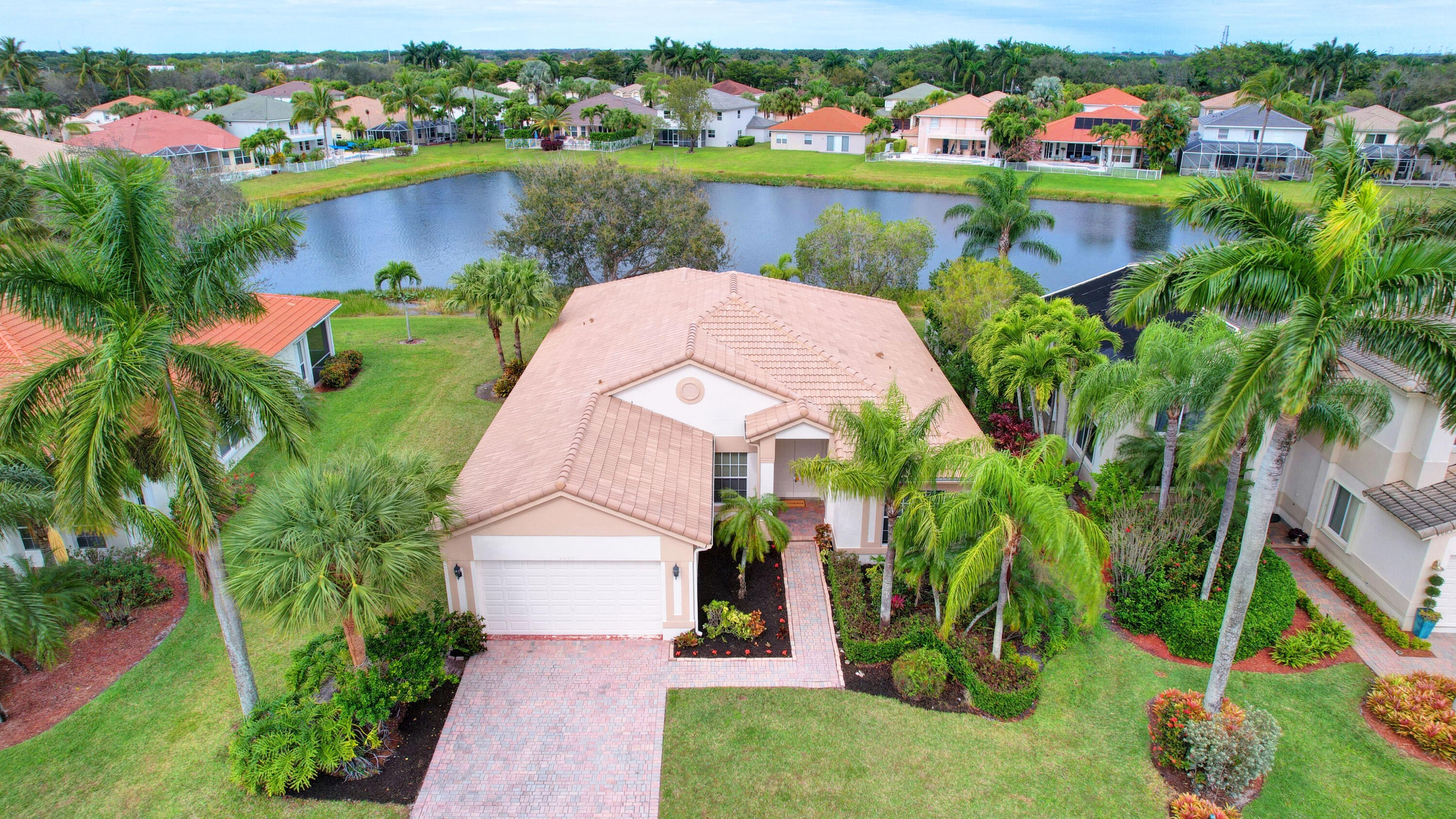 1. 4001 Bahia Isle Circle