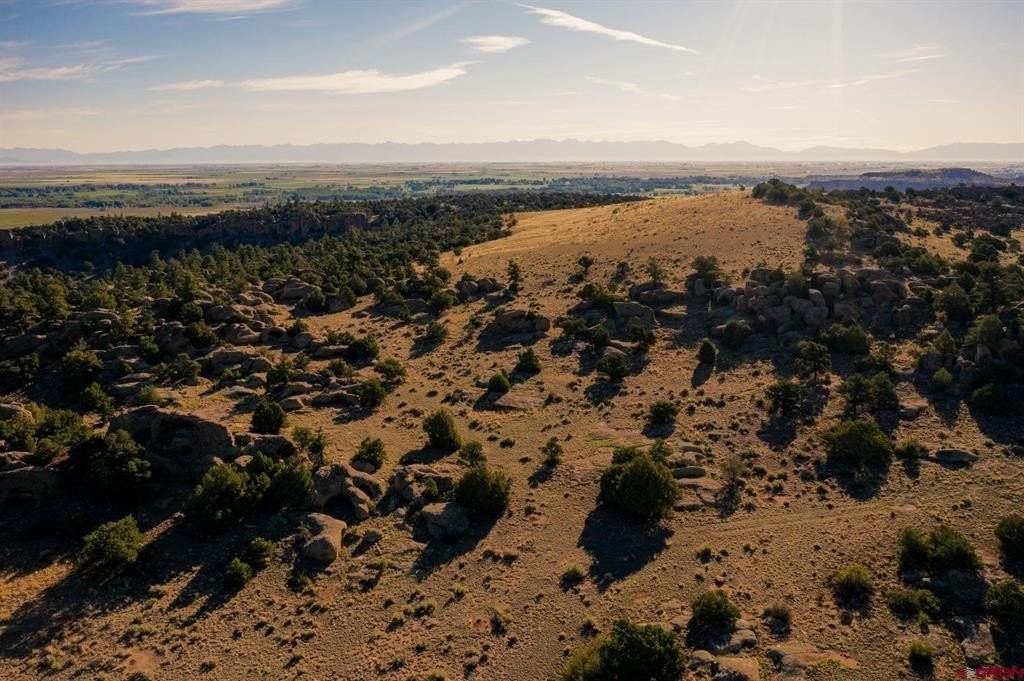 1. 966 Pronghorn Trail