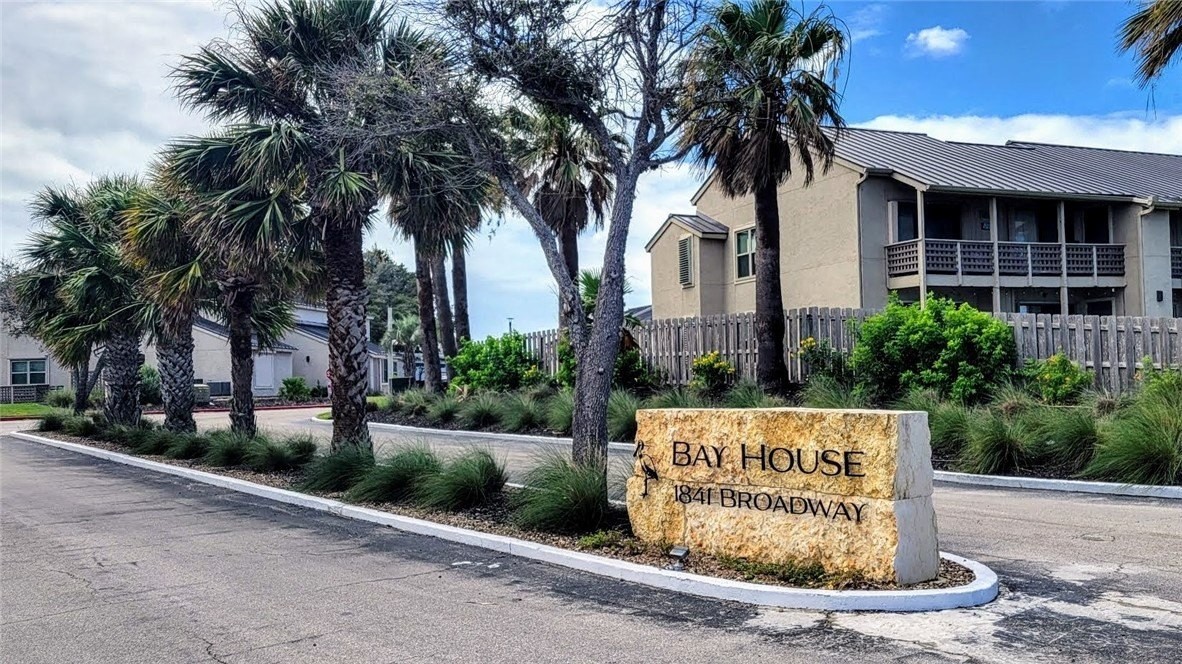 2. 2004 Bayhouse Drive