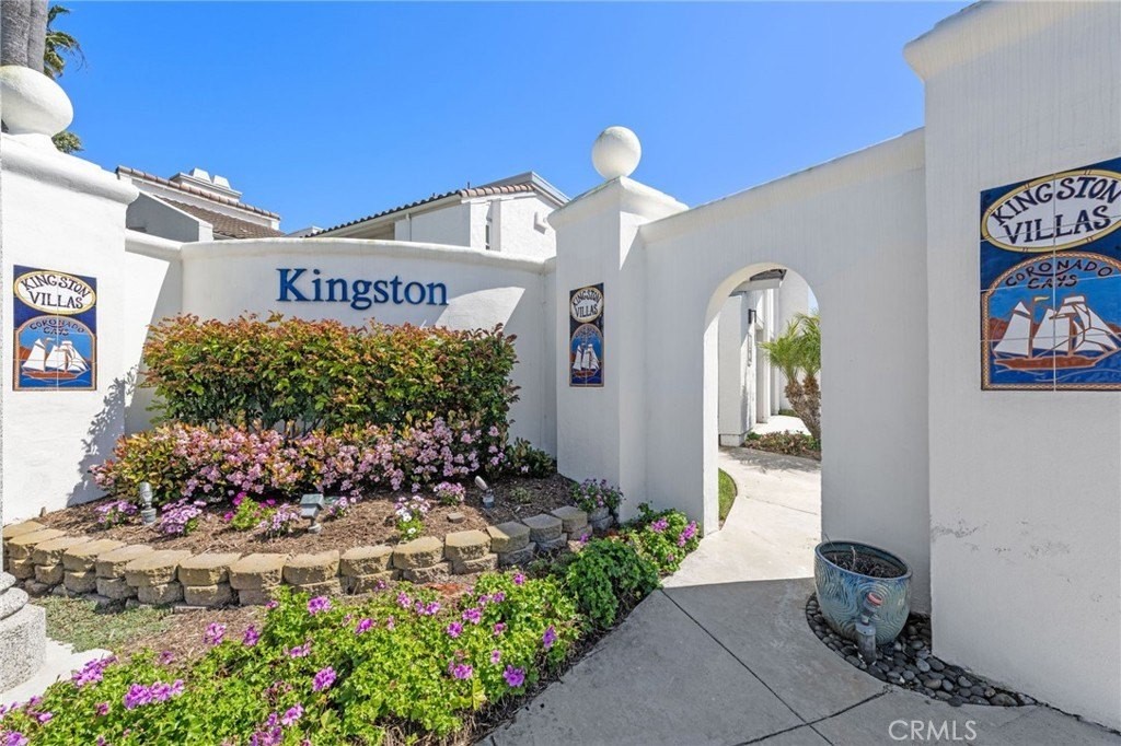 30. 4 Kingston Court E