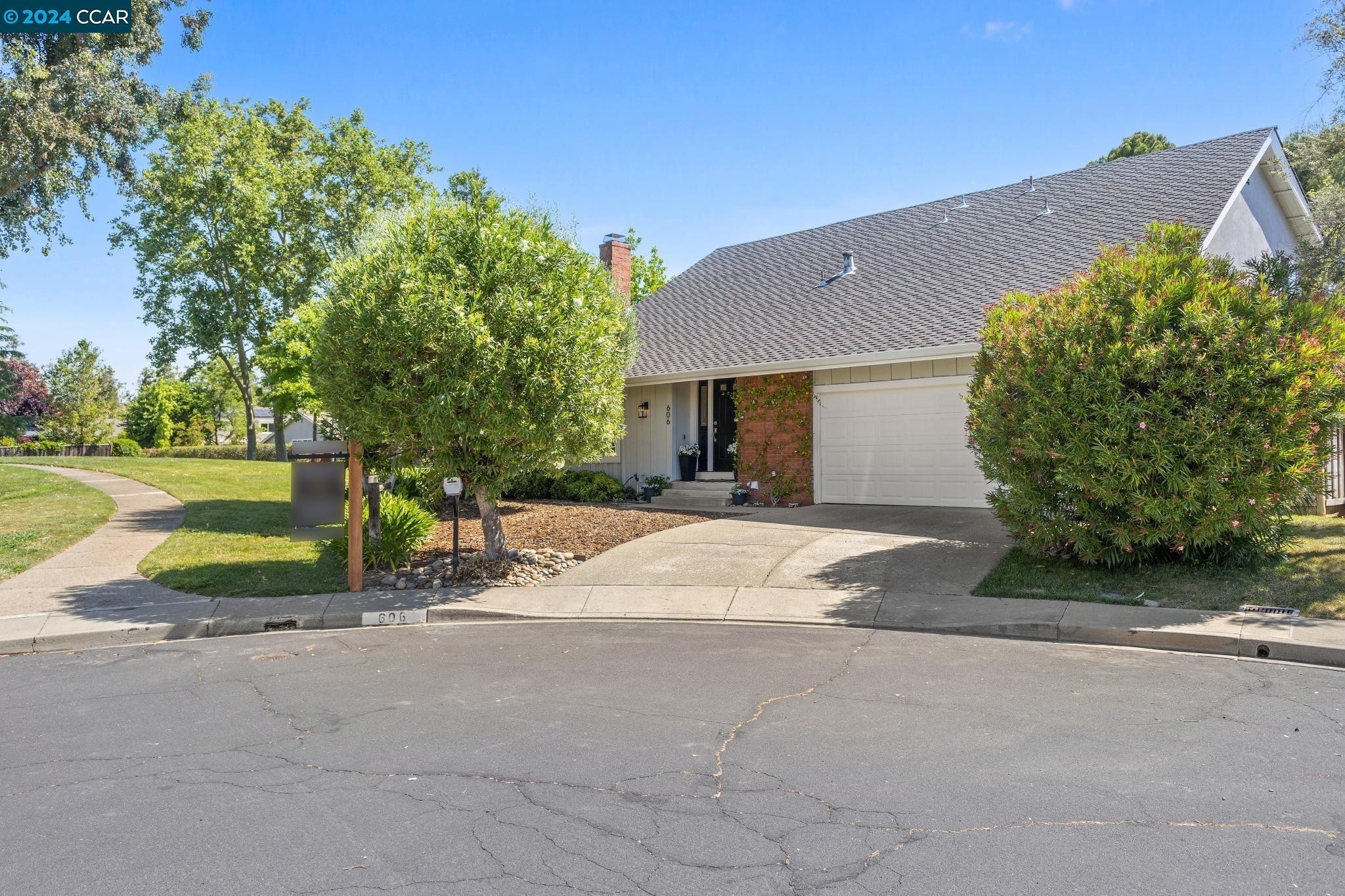 2. 606 Arrowsmith Ct