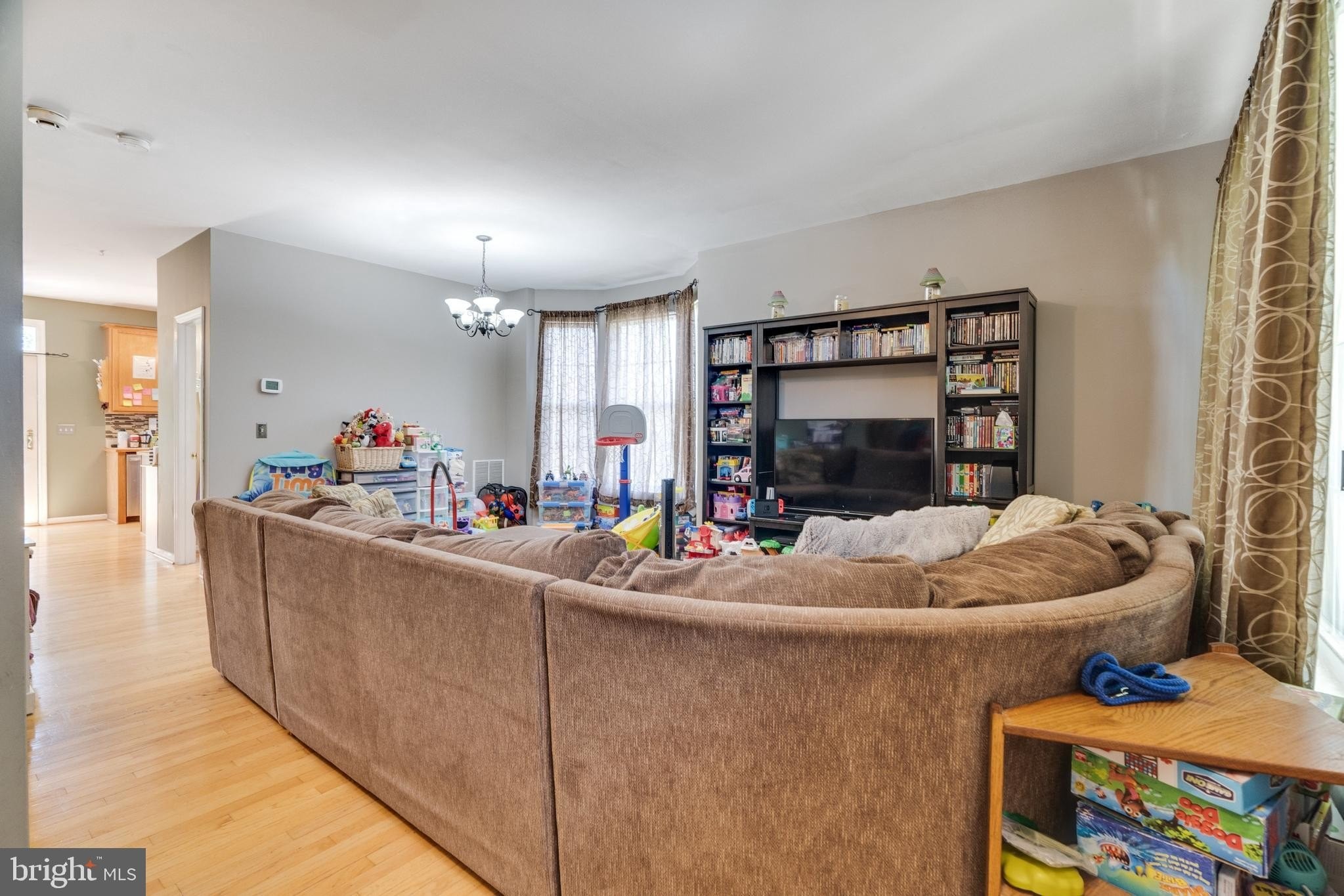 4. 469 Ginkgo Terrace NE