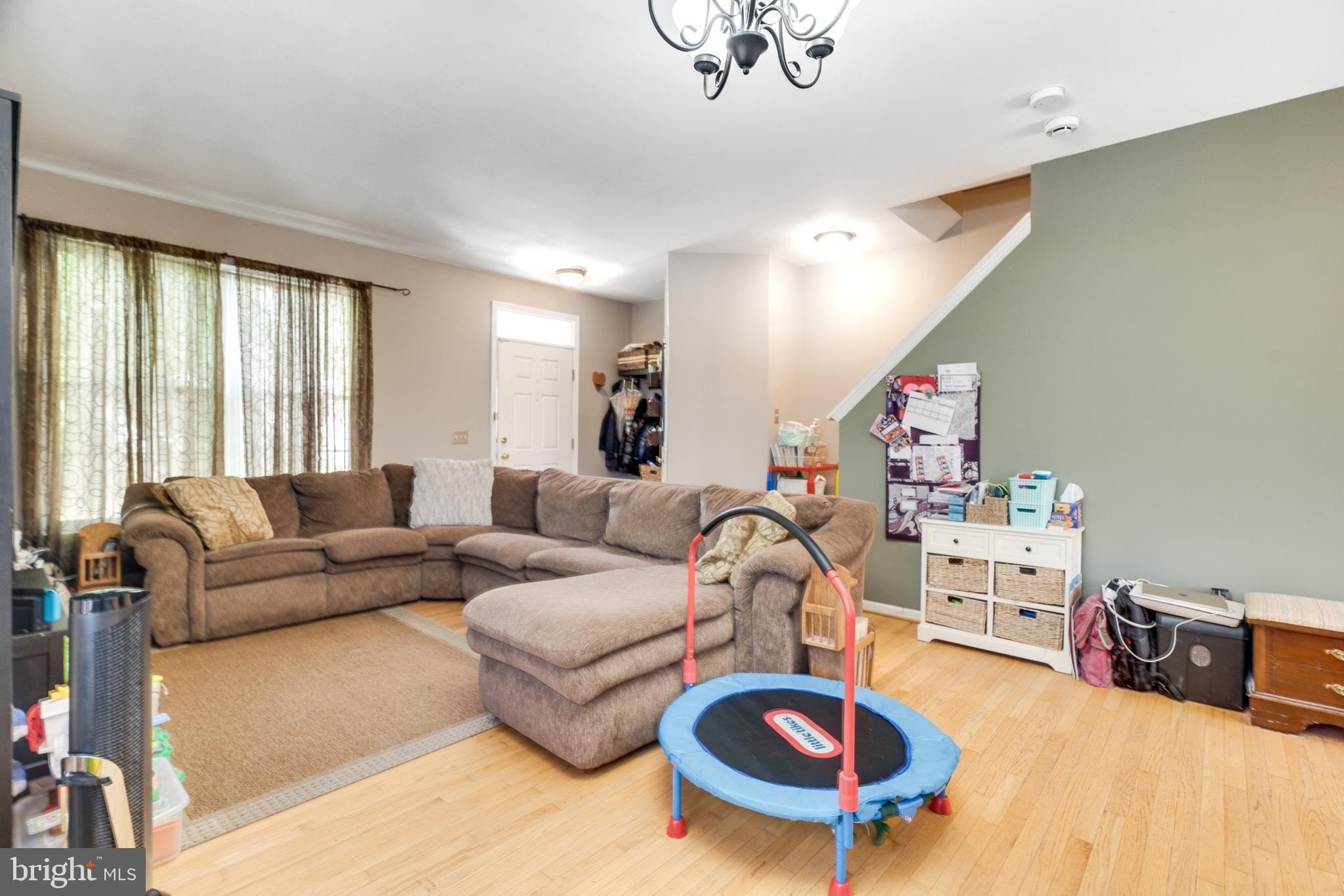 3. 469 Ginkgo Terrace NE