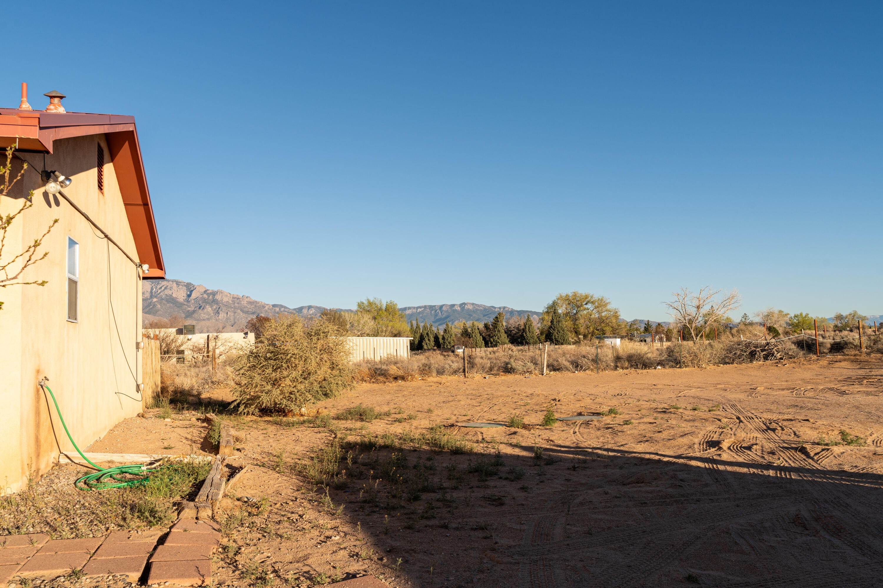 37. 605 Camino De La Tierra