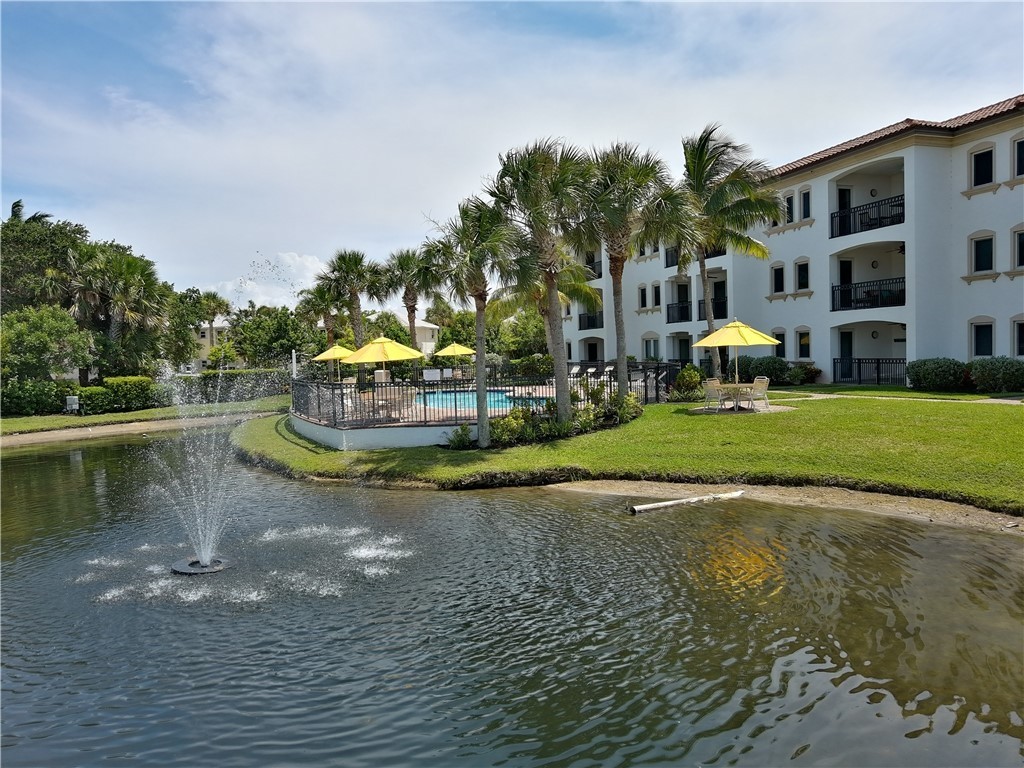 33. 1623 Indian River Drive