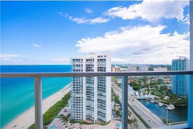 11. 16699 Collins Ave