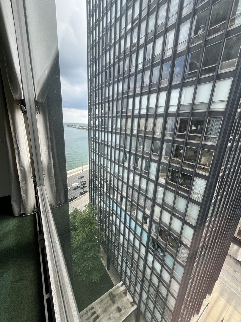 11. 880 N Lake Shore Drive