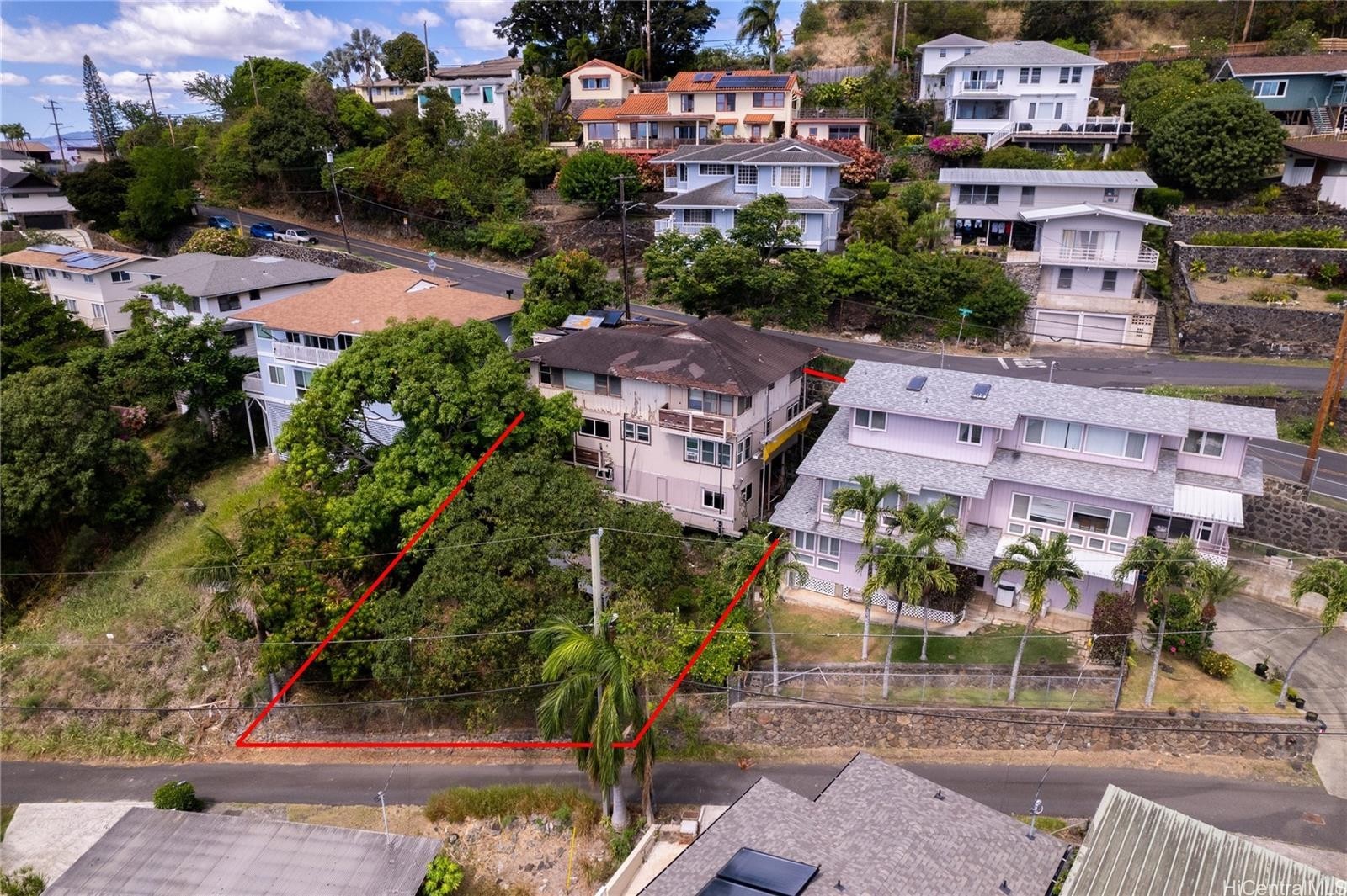 2. 2596 Pacific Heights Road
