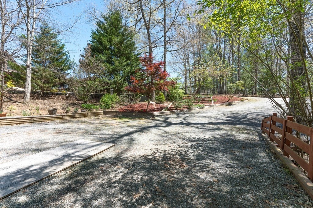 37. 149 Clay Durrett Rd