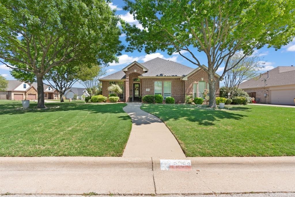 3. 1509 Twin Oaks Court