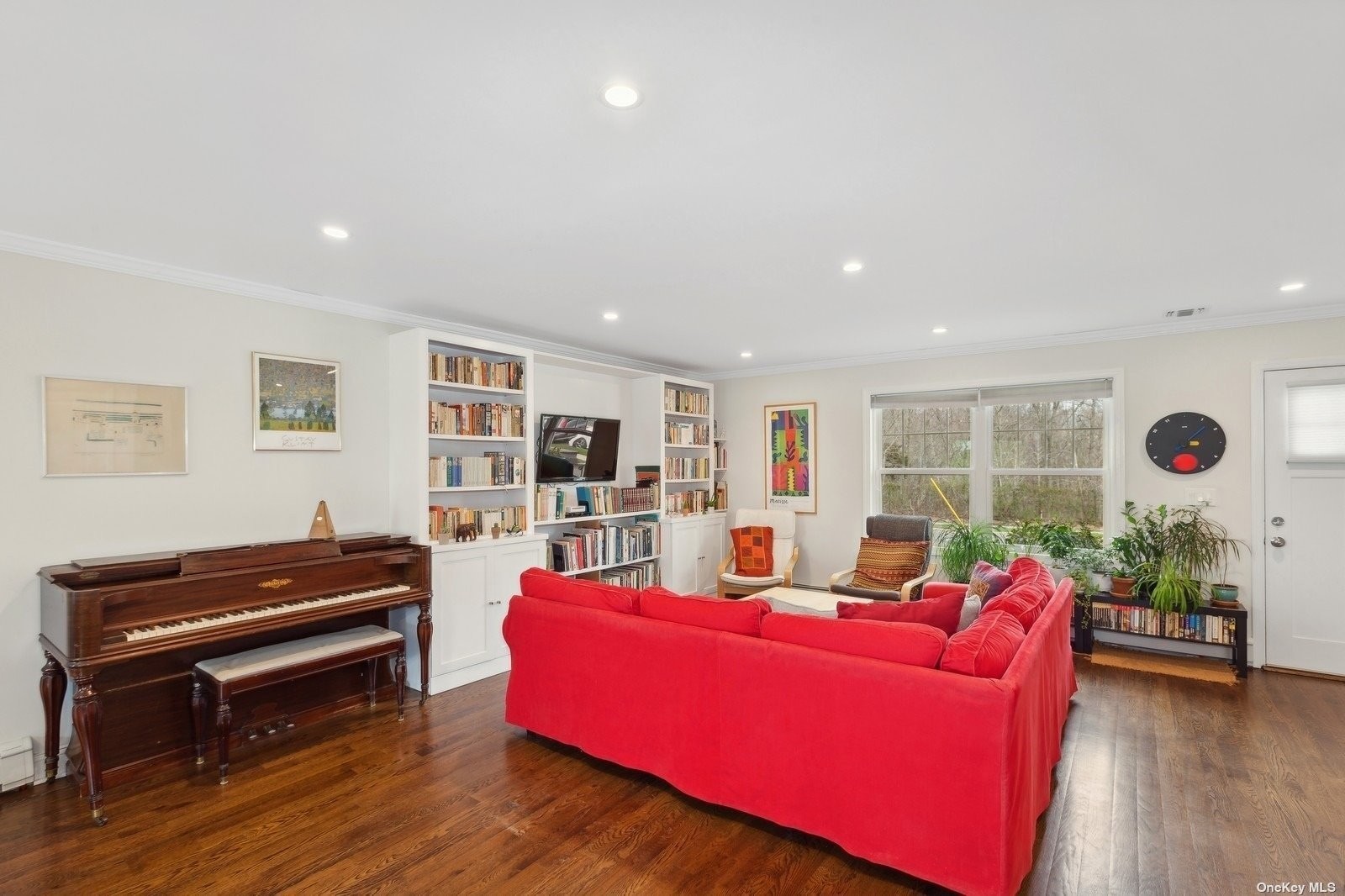 3. 93 Central Park Road W