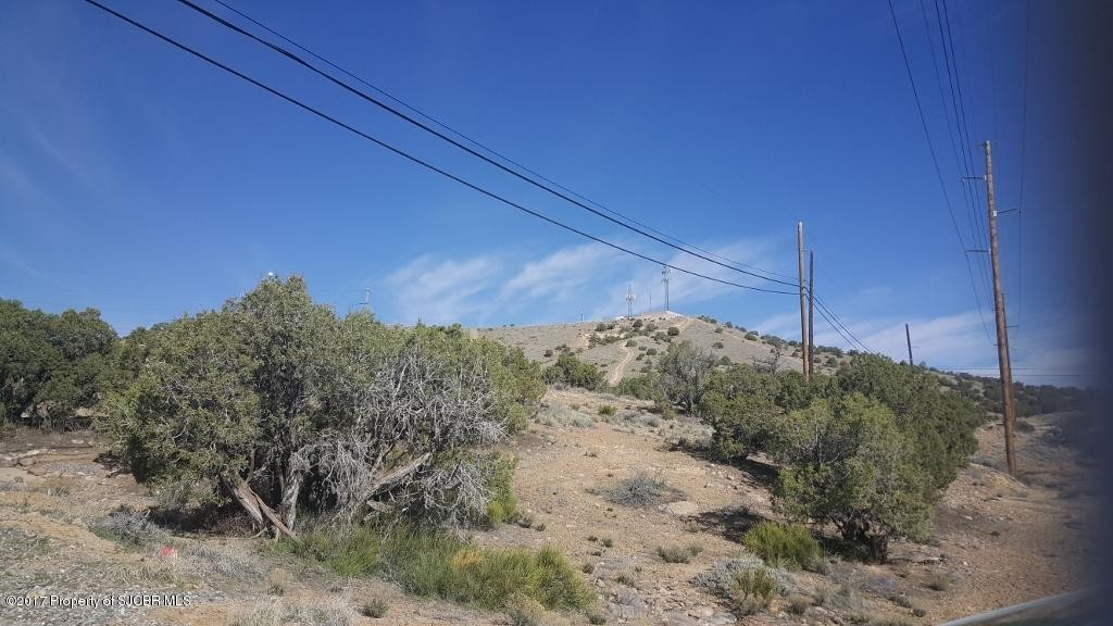 2. Nya Hood Mesa Trail