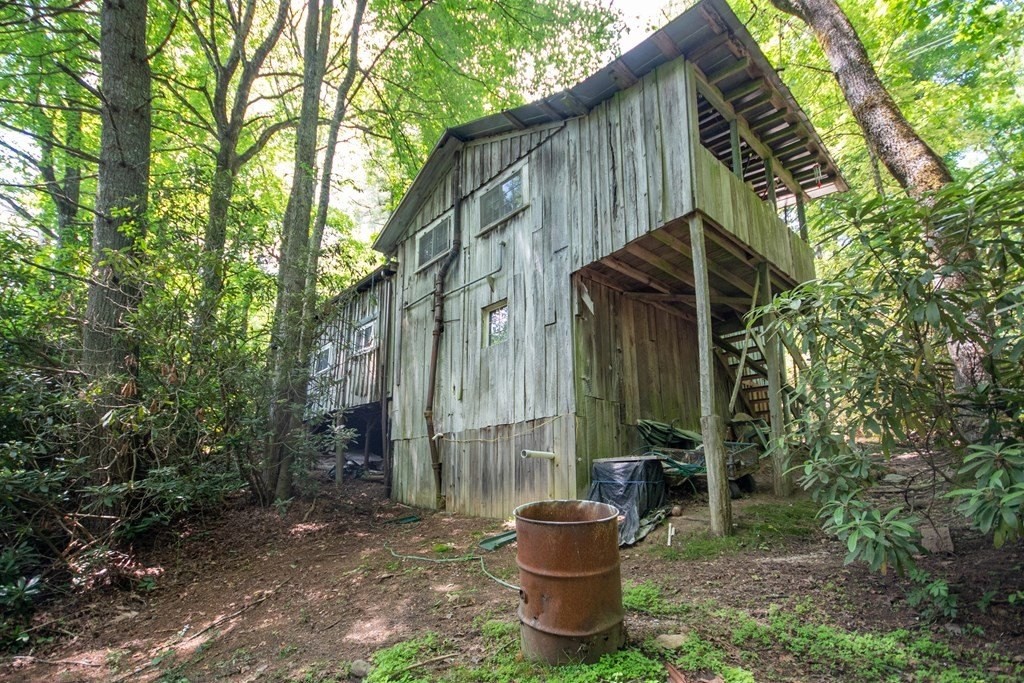 48. 28 Hickory Knut Gap Road