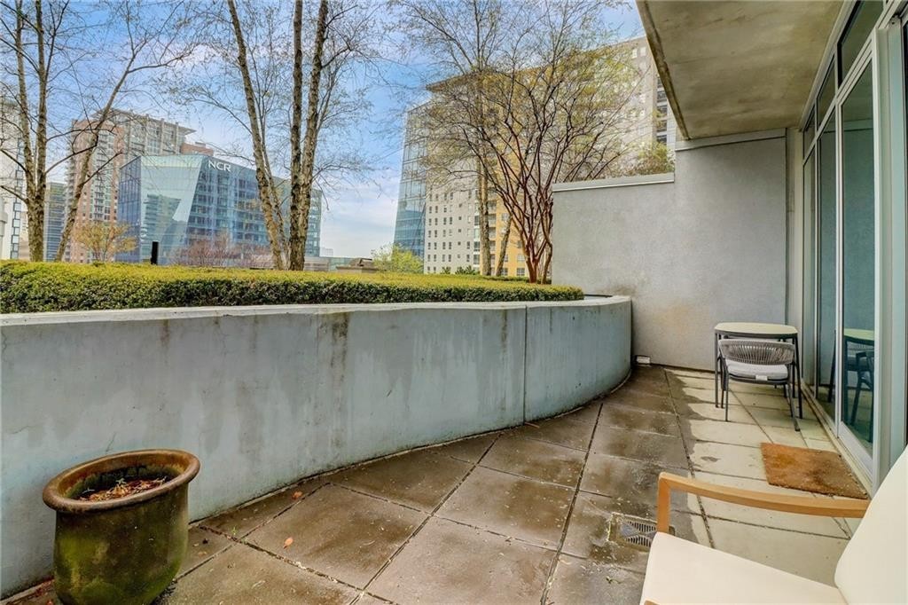 22. 44 Peachtree Place NW
