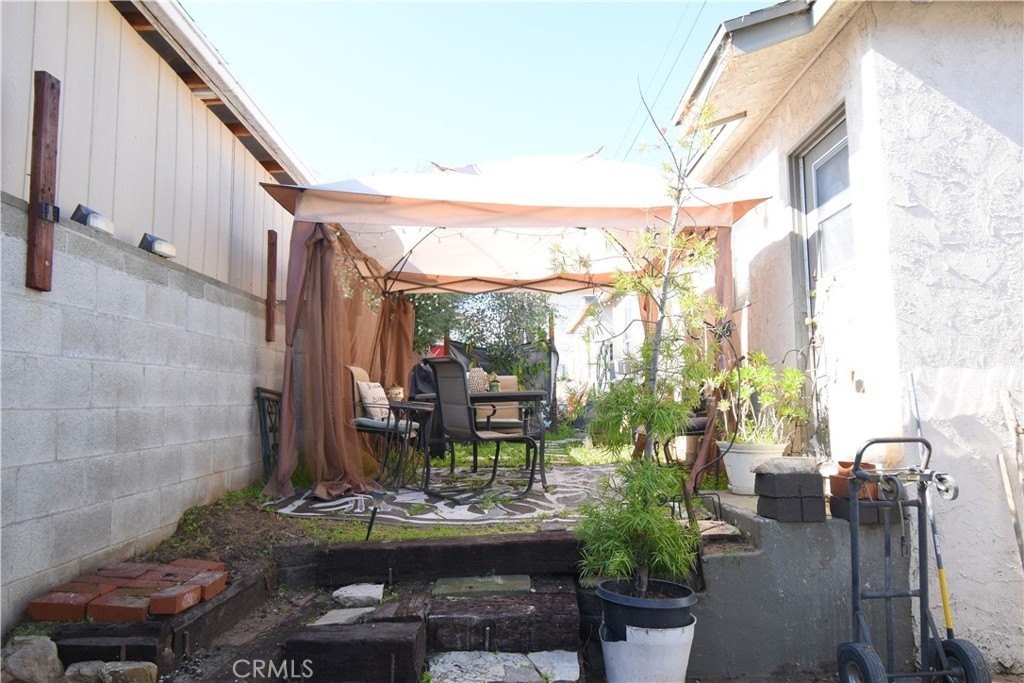 24. 134 N Cabrillo Avenue