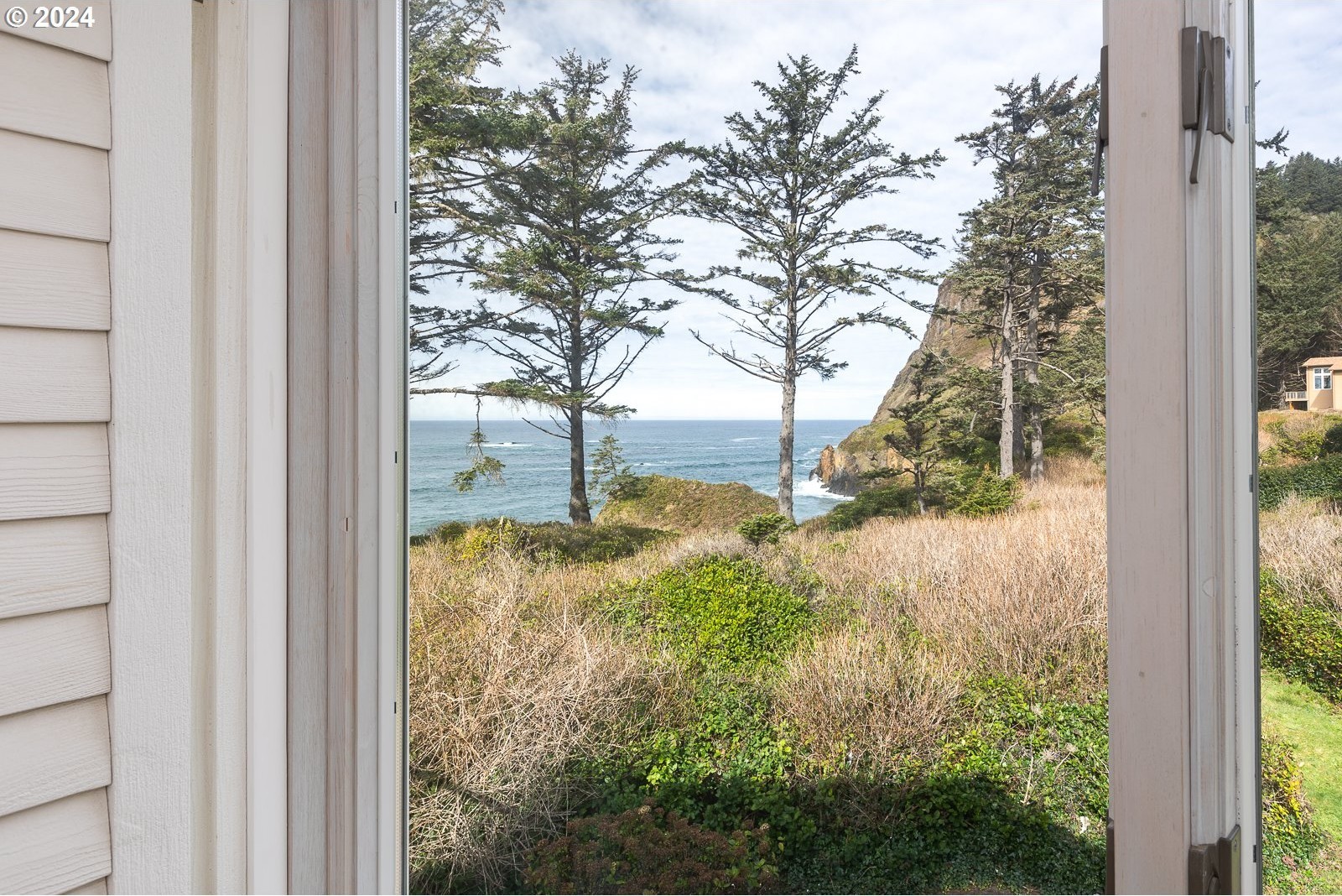 22. 242 Sea Crest Way